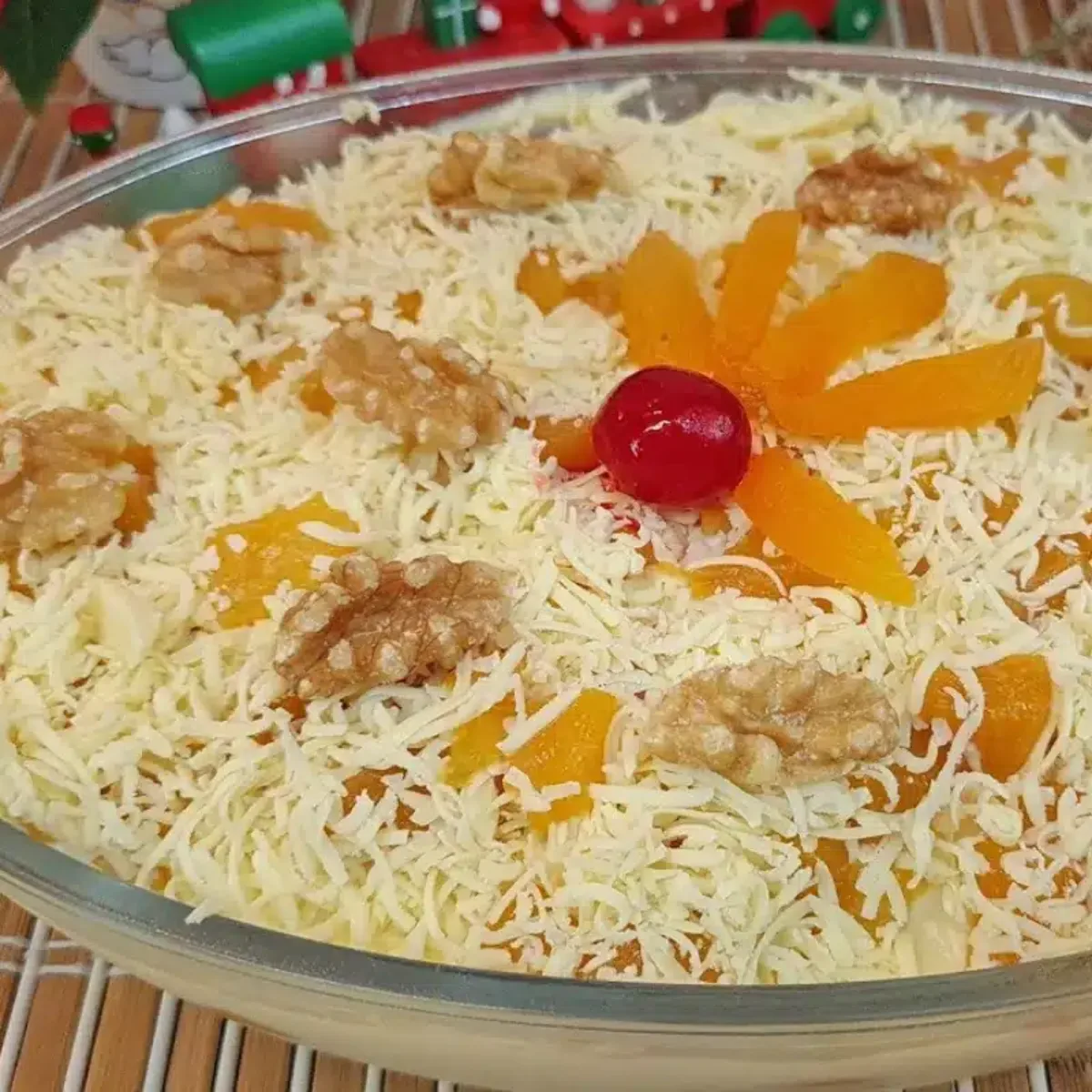 Pavê de pêssego muito cremoso com biscoito e creme